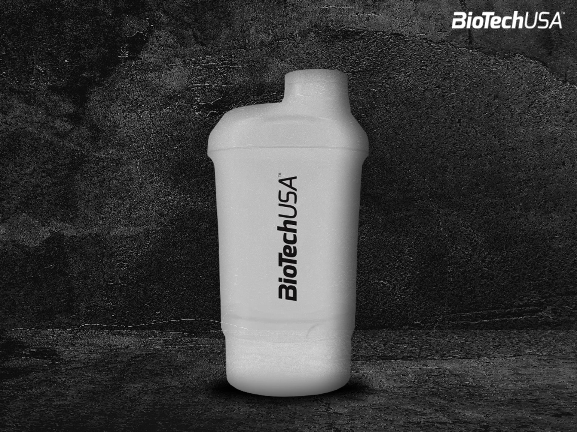 Shaker BioTech USA 300ml avec récipient supplémentaire de 150ml